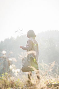 盤(pán)扣為語(yǔ)，呢喃秋冬——原創(chuàng)文藝毛呢大衣的匠心之旅